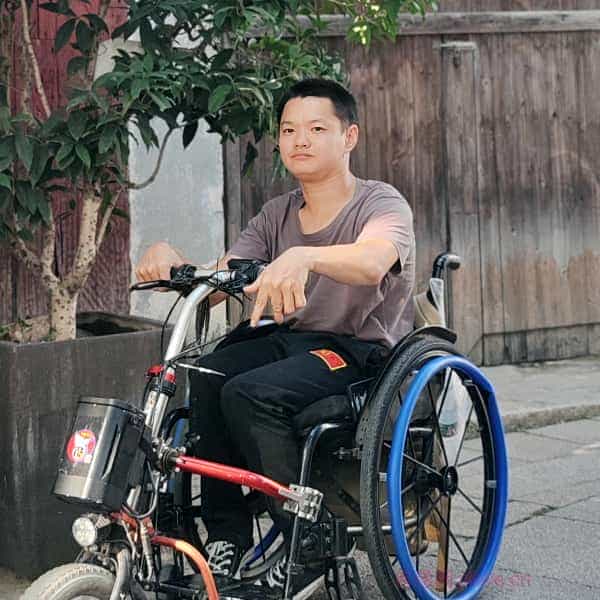33岁岁湖北单身帅哥 - 中山吉缘网